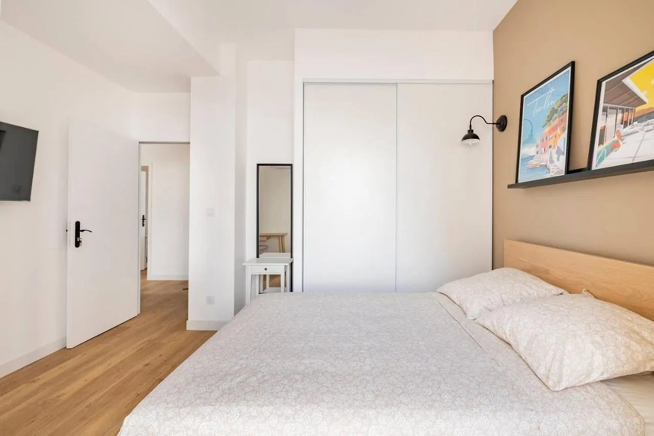 Les Lofts De Saint Clair Un Balcon A Toulon Centre Ville, Marche Provencal, 4Ch Avec Bureau Et Connexions Wifi Haut Debit, Clim, 5 Smart Tv, 2 Salles D'Eau, 2Wc, 8 Pax Max, Tout A Pied فرنسا