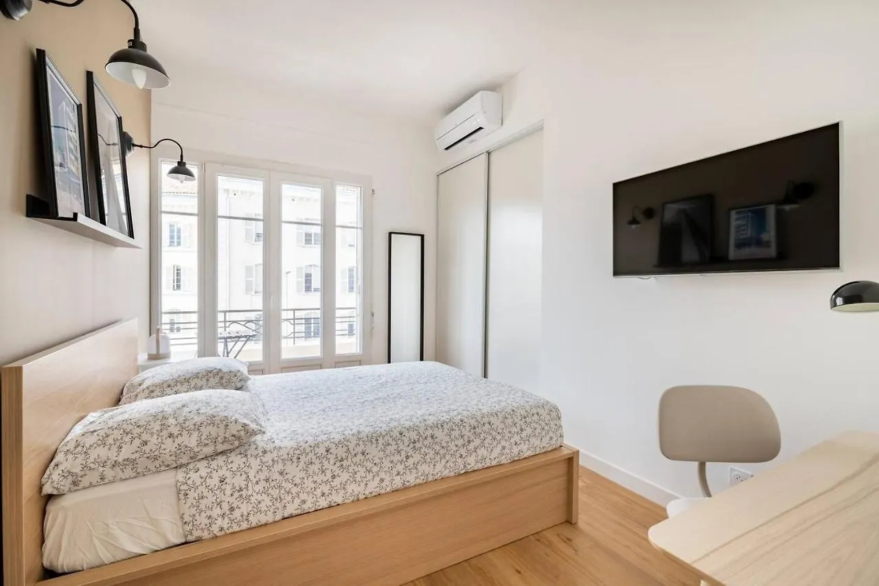 Les Lofts De Saint Clair Un Balcon A Toulon Centre Ville, Marche Provencal, 4Ch Avec Bureau Et Connexions Wifi Haut Debit, Clim, 5 Smart Tv, 2 Salles D'Eau, 2Wc, 8 Pax Max, Tout A Pied شقة