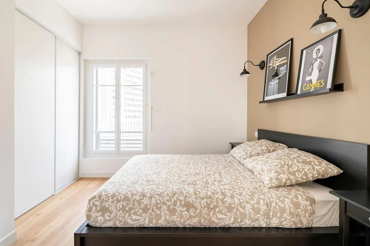 شقة Les Lofts De Saint Clair Un Balcon A Toulon Centre Ville, Marche Provencal, 4Ch Avec Bureau Et Connexions Wifi Haut Debit, Clim, 5 Smart Tv, 2 Salles D'Eau, 2Wc, 8 Pax Max, Tout A Pied فرنسا