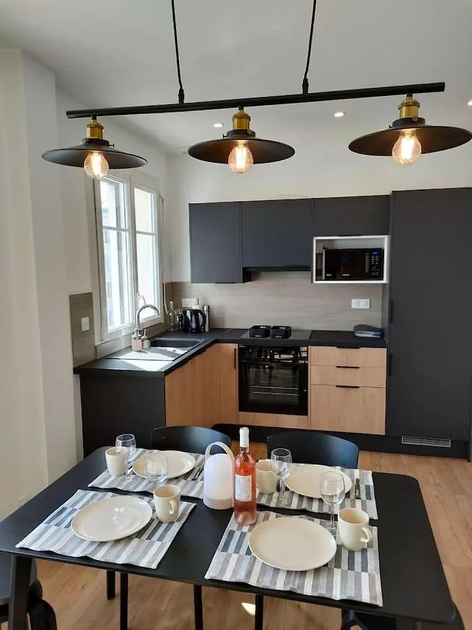 Les Lofts De Saint Clair Un Balcon A Toulon Centre Ville, Marche Provencal, 4Ch Avec Bureau Et Connexions Wifi Haut Debit, Clim, 5 Smart Tv, 2 Salles D'Eau, 2Wc, 8 Pax Max, Tout A Pied