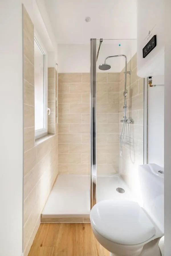 Les Lofts De Saint Clair Un Balcon A Toulon Centre Ville, Marche Provencal, 4Ch Avec Bureau Et Connexions Wifi Haut Debit, Clim, 5 Smart Tv, 2 Salles D'Eau, 2Wc, 8 Pax Max, Tout A Pied 0*,